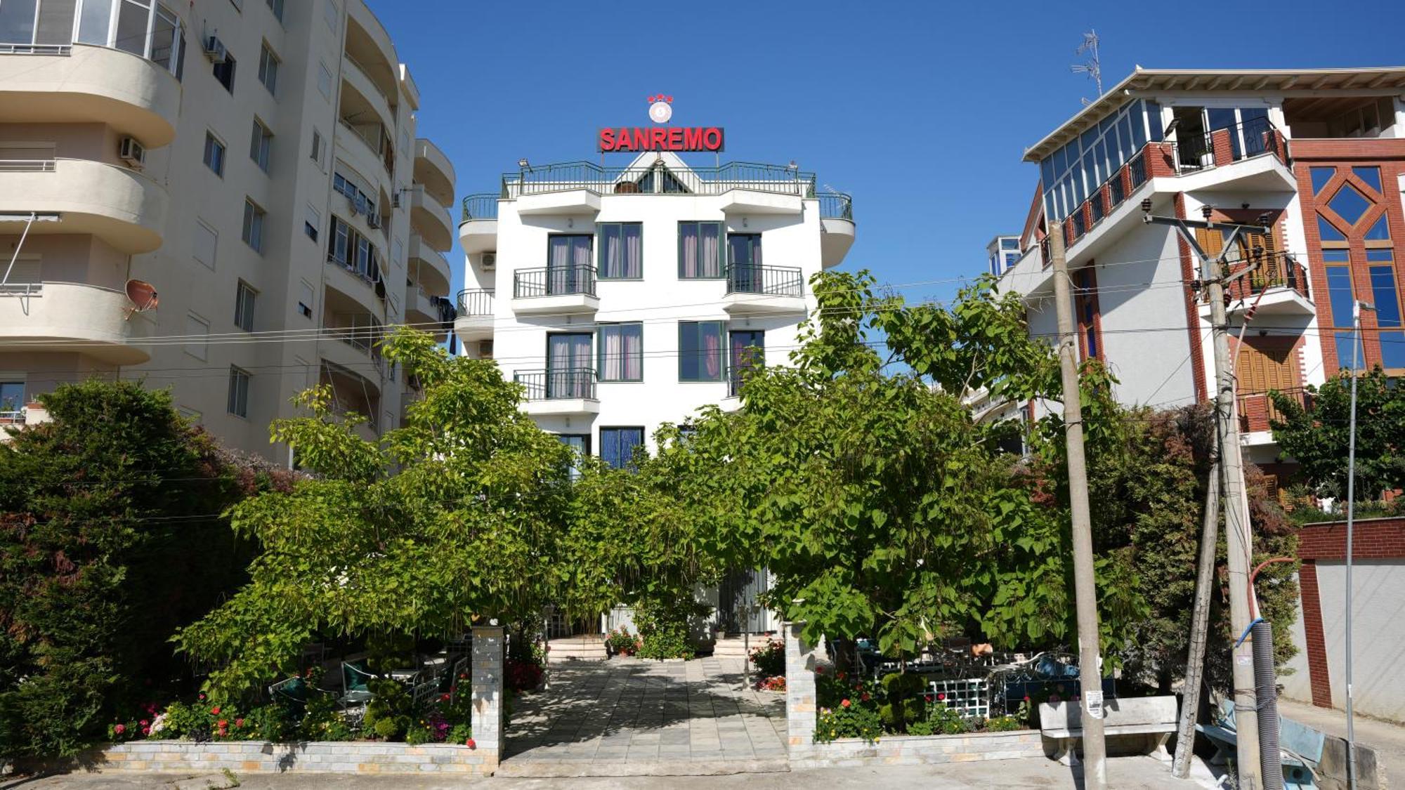 Sanremo Hotel Restorant Škalngur エクステリア 写真